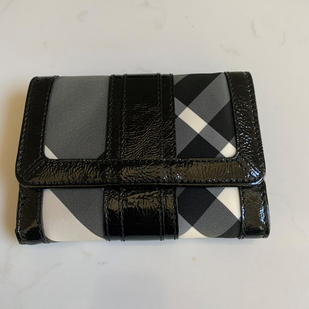 Burberry Patent Leather Trimmed Womens Wallet